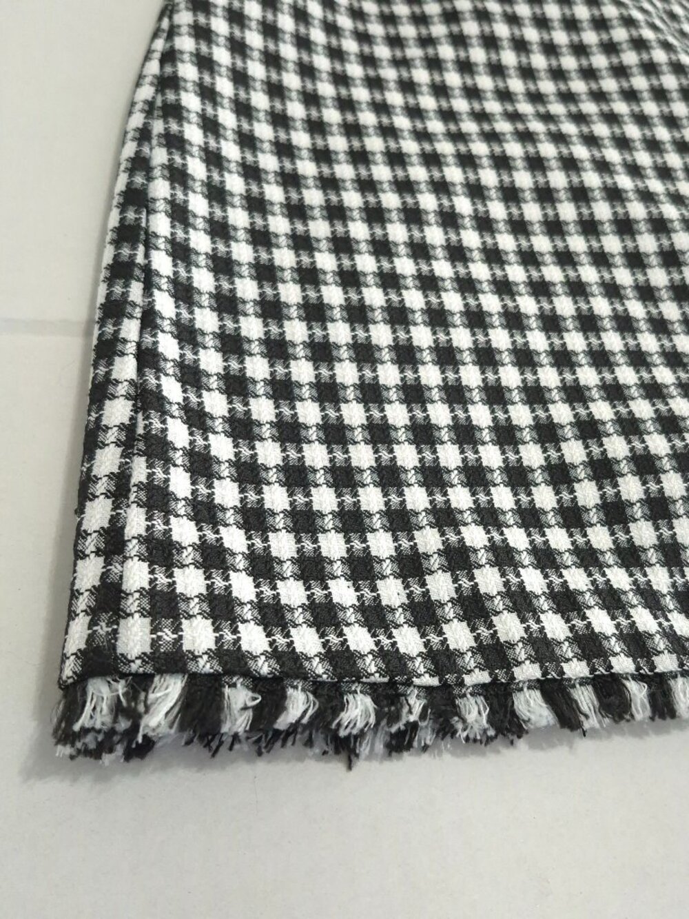 Tahari Dress 10 Women Black White Gingham Plaid Fringe Tweed Shift Mini Short - Picture 14 of 14